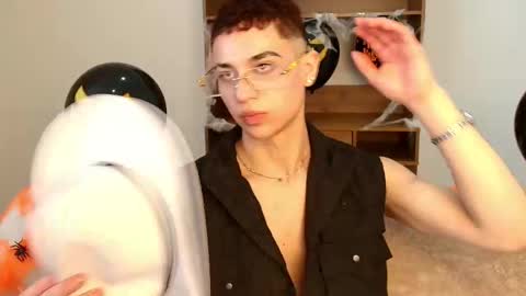 Snapshot of matheomontclair chatting on October 23, 8:42 pm Matheo Montclair online show from October 23, 8:42 pm