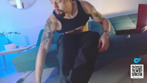 STRURIBE ON INSTAGRAM online show from October 27, 12:21 am