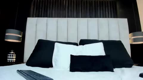 mathilda_liz online show from March 26, 1:27 pm