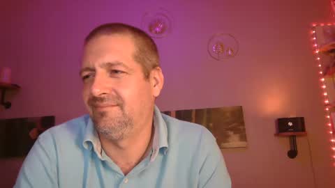 Snapshot of matrike1 chatting on February 14, 10:14 pm matrike1 online show from February 14, 10:14 pm