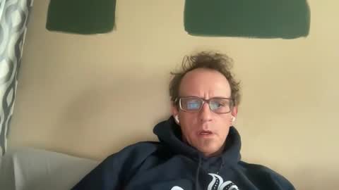 matt31313131 online show from April 12, 4:22 pm