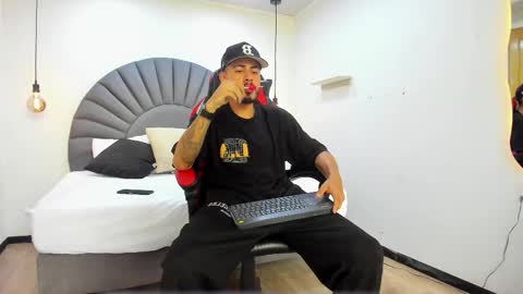 Matthew online show from February 7, 9:07 pm