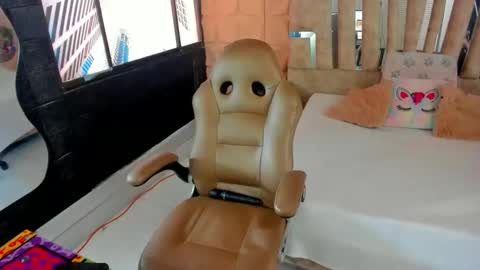 Sexy Hot Mature Sophy online show from March 26, 9:09 pm