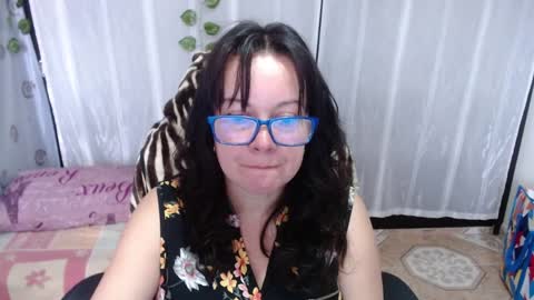 Snapshot of mature_wolf chatting on January 23, 4:15 pm Sonia online show from January 23, 4:15 pm