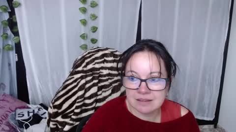 Snapshot of mature_wolf chatting on February 10, 3:42 pm Sonia online show from February 10, 3:42 pm