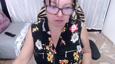 Snapshot of mature_wolf chatting on February 6, 2:48 pm Sonia online show from February 6, 2:48 pm