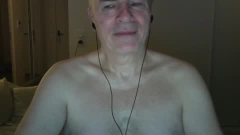 maturehotman online show from February 9, 7:15 am