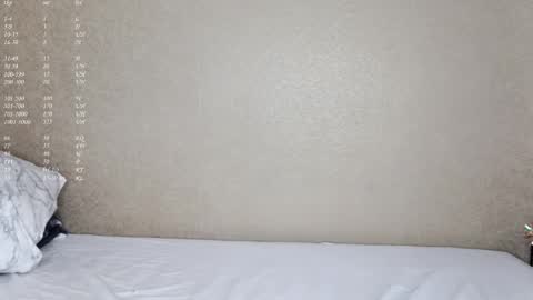 Mia online show from February 3, 1:15 pm