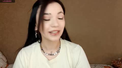 Mia online show from February 11, 8:18 am