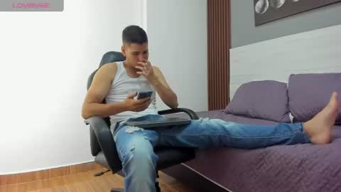 mauro_boy online show from July 2, 7:30 pm
