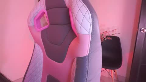 MAVY online show from February 6, 10:45 pm