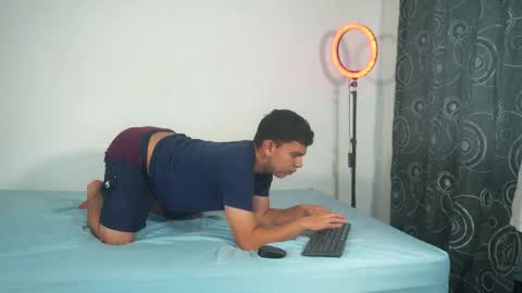 Max online show from November 18, 9:29 pm