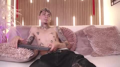 Max online show from March 11, 3:09 am