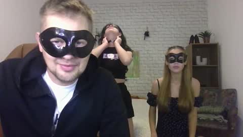 Max  Aliya online show from September 29, 7:40 am