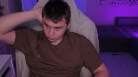 Max online show from February 21, 5:27 pm