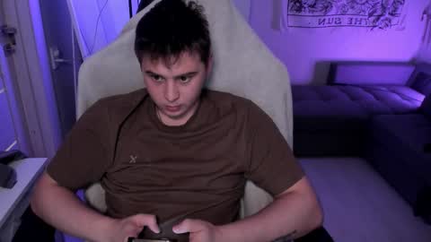 Max online show from January 11, 8:59 pm