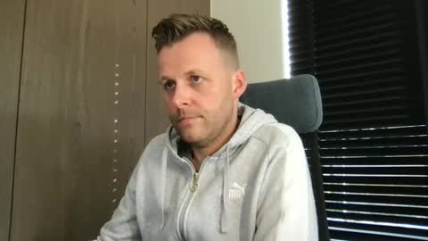 Max take off clothes online show from March 19, 8:42 am