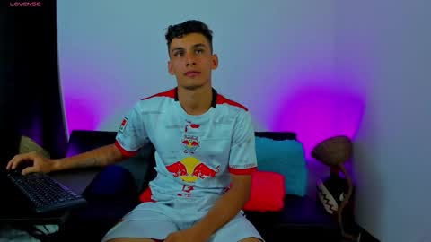 MAX     online show from January 8, 6:30 am