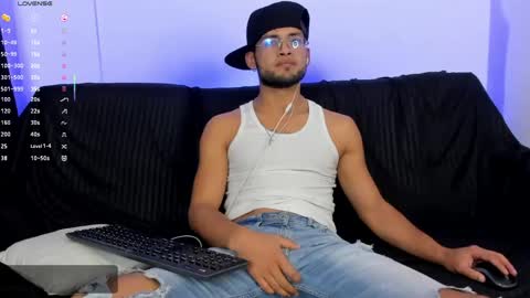 Max Conor online show from April 14, 4:49 am