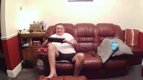 MAX online show from February 21, 9:51 pm