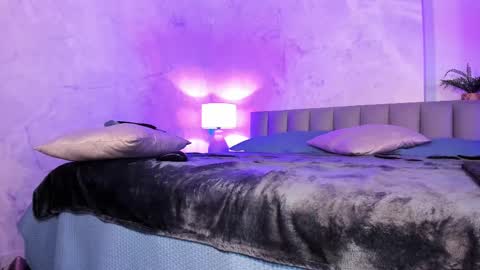 maxim online show from October 5, 7:17 am