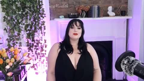 Snapshot of maximarilith chatting on October 27, 5:35 pm Maxi Marilith online show from October 27, 5:35 pm