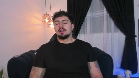 Snapshot of maximo_rodriguez chatting on January 27, 6:08 am Maximo online show from January 27, 6:08 am