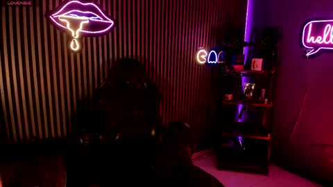 MAXIMO online show from April 17, 3:31 am