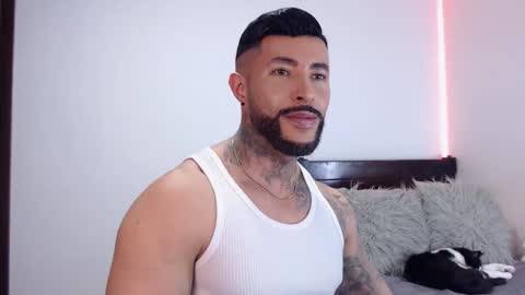 Independent Model online show from November 21, 4:21 am