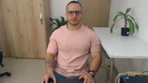maximus online show from April 30, 11:09 pm
