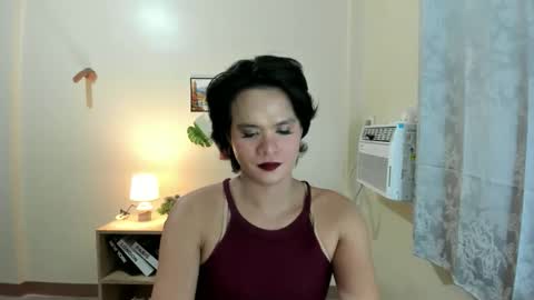 Snapshot of maxine_fucks chatting on October 14, 10:40 am maxine_fucks online show from October 14, 10:40 am