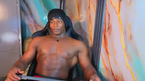 Maxmuscle10 online show from May 6, 9:10 pm
