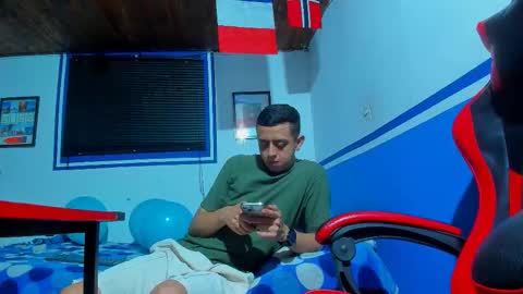 MAX online show from March 8, 7:40 pm