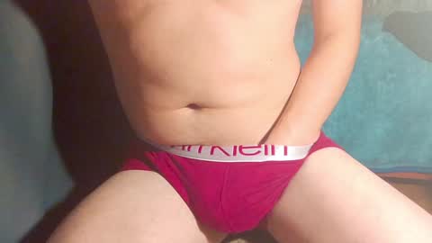 Snapshot of maxsimochka11 chatting on December 24, 10:11 am maxsimochka online show from December 24, 10:11 am