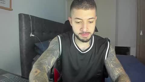 maxvibe_ online show from October 21, 2:38 am