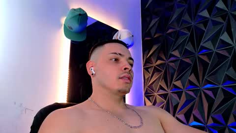 MAX online show from October 11, 7:28 pm