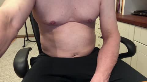 Max online show from February 25, 4:14 am