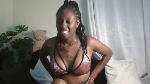 maxxinepetite online show from September 28, 8:29 pm