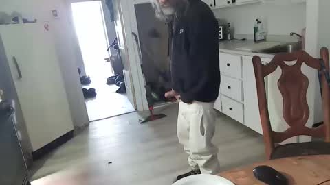 maxxou69hot online show from April 17, 1:46 pm