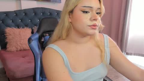 Maxine Minx online show from March 6, 4:28 pm