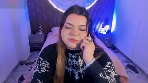 Maxine Minx online show from May 2, 11:43 pm