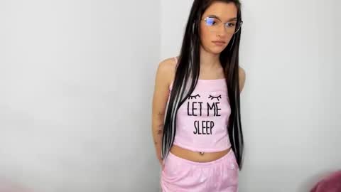 Maya online show from January 13, 2:47 pm