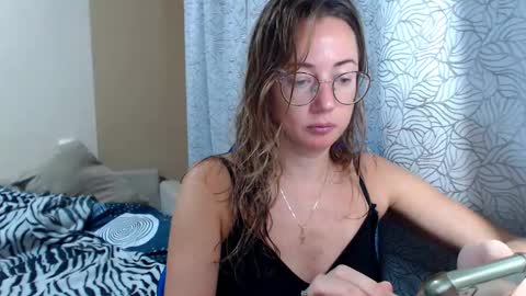 Maya online show from November 4, 7:04 pm