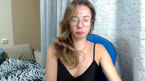 Maya online show from October 27, 5:57 pm