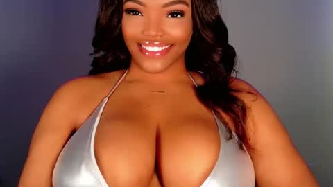 MayBabi online show from November 12, 3:14 pm