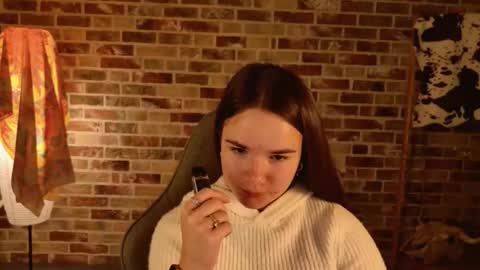 maybloom_ online show from December 2, 5:04 am