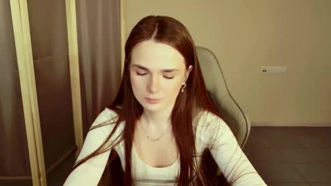 maybloom_ online show from March 13, 3:04 pm