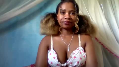 mayrah online show from May 6, 8:09 am