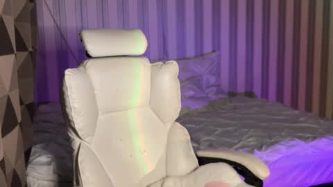 mayvi_cold online show from September 30, 5:45 pm