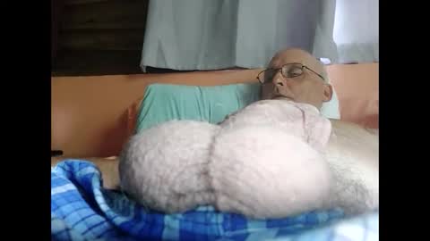 Snapshot of mbravo420 chatting on October 7, 6:59 pm mbravo420 online show from October 7, 6:59 pm